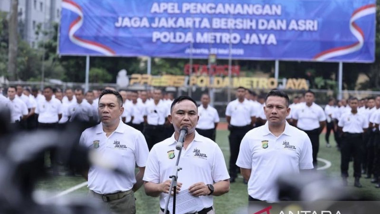 Polda Metro Jaya resmi mencanangkan gerakan 'Jaga Jakarta Bersih dan Asri' yang melibatkan ribuan personel dan masyarakat untuk membangun budaya peduli lingkungan, dimulai dari pilah sampah.