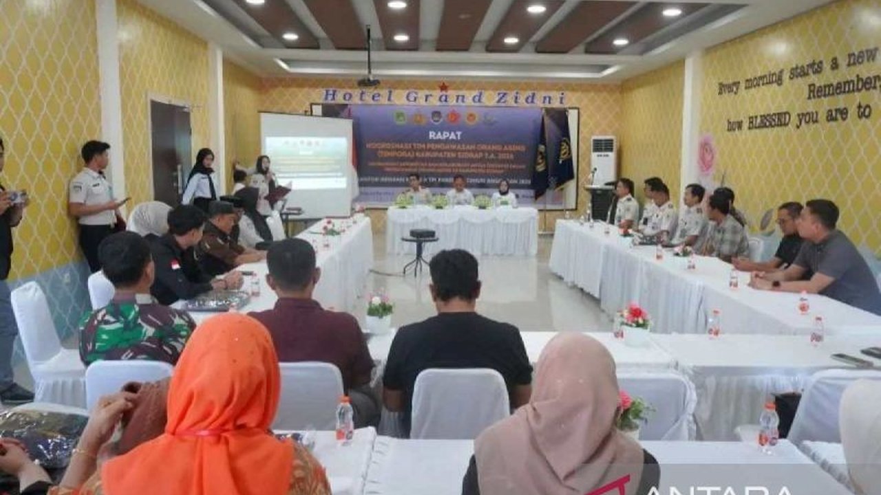 Kantor Imigrasi Kelas II TPI Parepare mengintensifkan sinergi pengawasan WNA di Kabupaten Sidrap melalui Timpora, melibatkan berbagai pihak untuk deteksi dini dan efektivitas pengawasan.