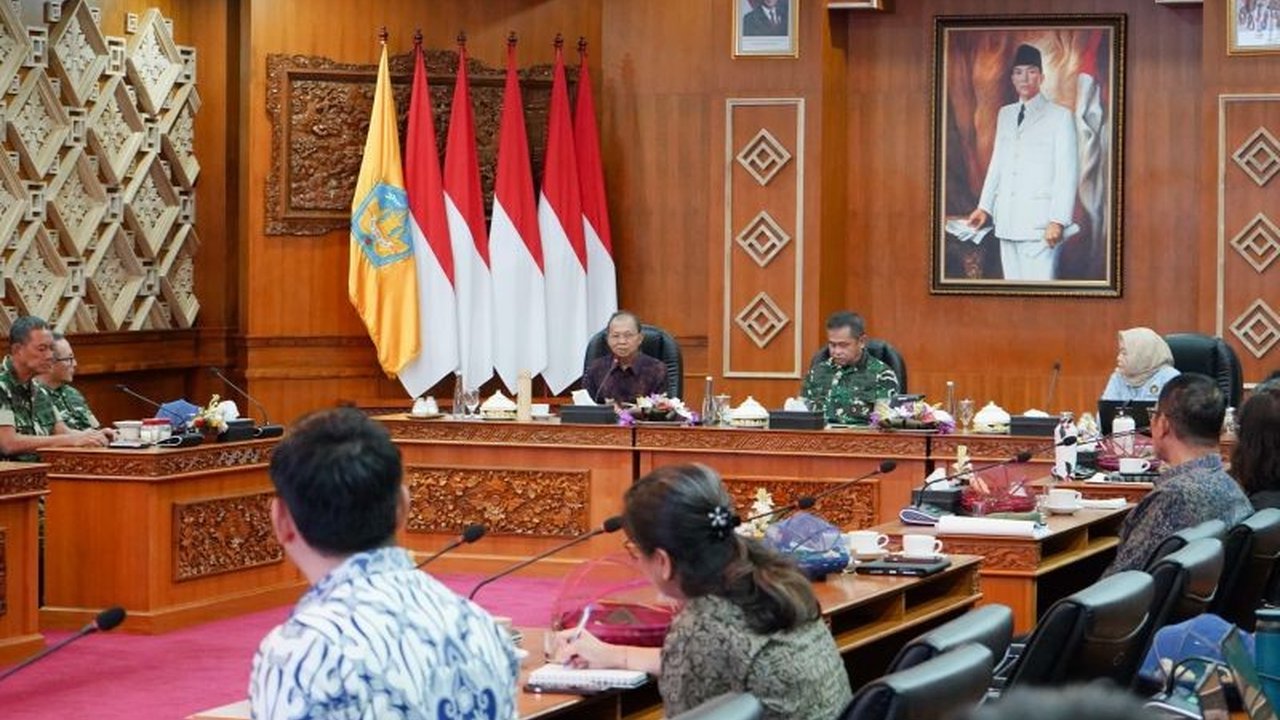 Gubernur Bali Wayan Koster melaporkan Proyek PSEL Bali telah memasuki tahap pengurukan lahan. Ini menjadi langkah awal penanganan sampah modern dan solusi jangka panjang bagi masalah sampah di Denpasar dan Badung.