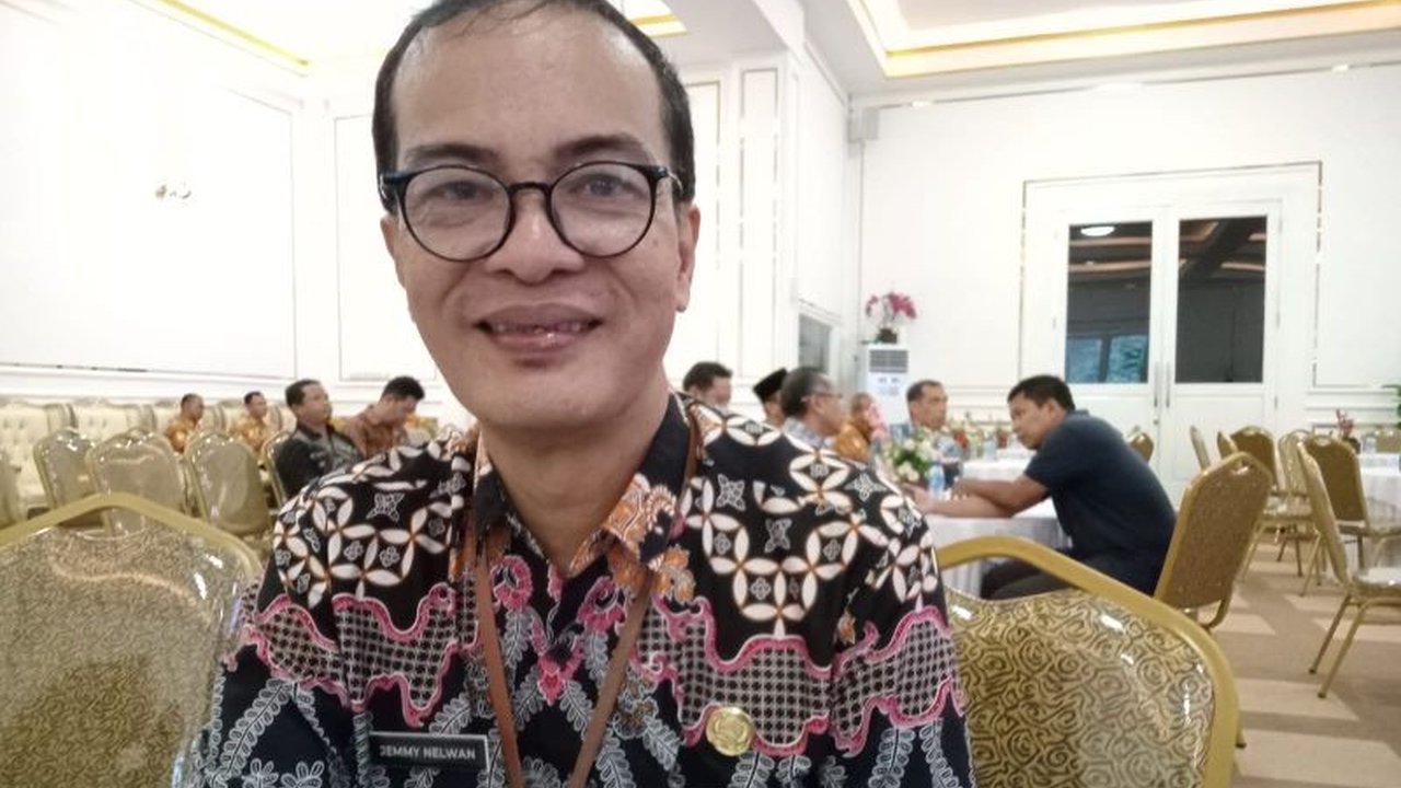 Pemerintah Kota Mataram dan PT PLN (Persero) pusat menjalin Kolaborasi PLN UMKM Mataram untuk membina pelaku usaha mikro, kecil, dan menengah (UMKM) serta pedagang kaki lima (PKL) di wilayah pesisir Mataram, demi meningkatkan kapasitas dan inovasi usaha.