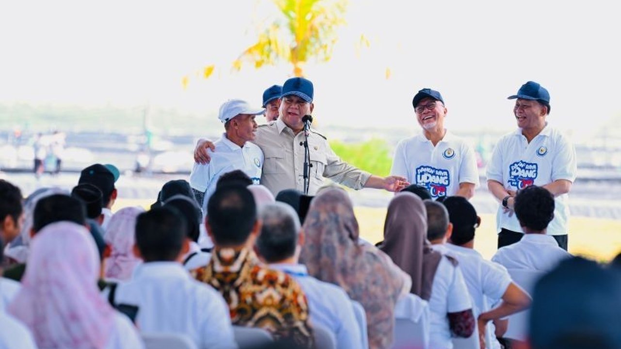 Presiden Prabowo Subianto tegaskan komitmen hentikan kebocoran kekayaan negara, sekaligus memperkuat kedaulatan pangan dan pertahanan. Simak strategi pemerintahannya.