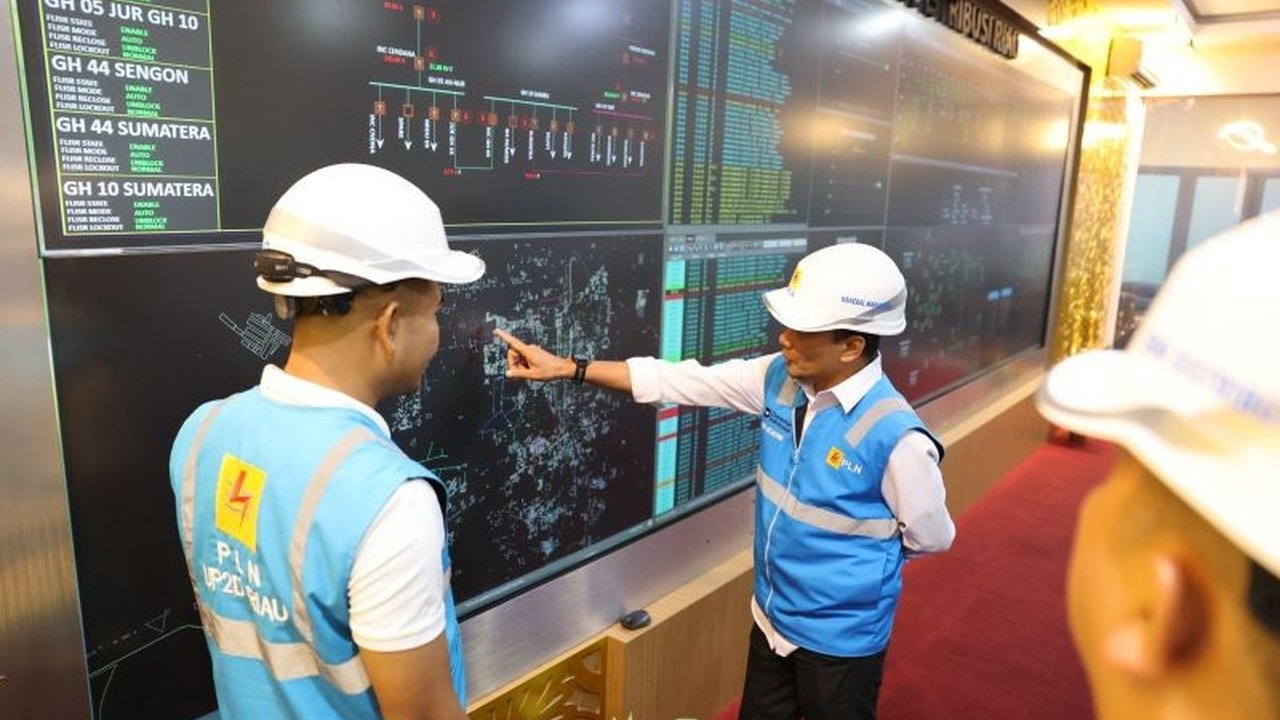 PLN UID Riau dan Kepulauan Riau terus berupaya maksimal dalam pemulihan listrik Riau. Lebih dari 1,5 juta pelanggan kini sudah kembali menikmati pasokan listrik setelah gangguan sistem interkoneksi Sumatra.