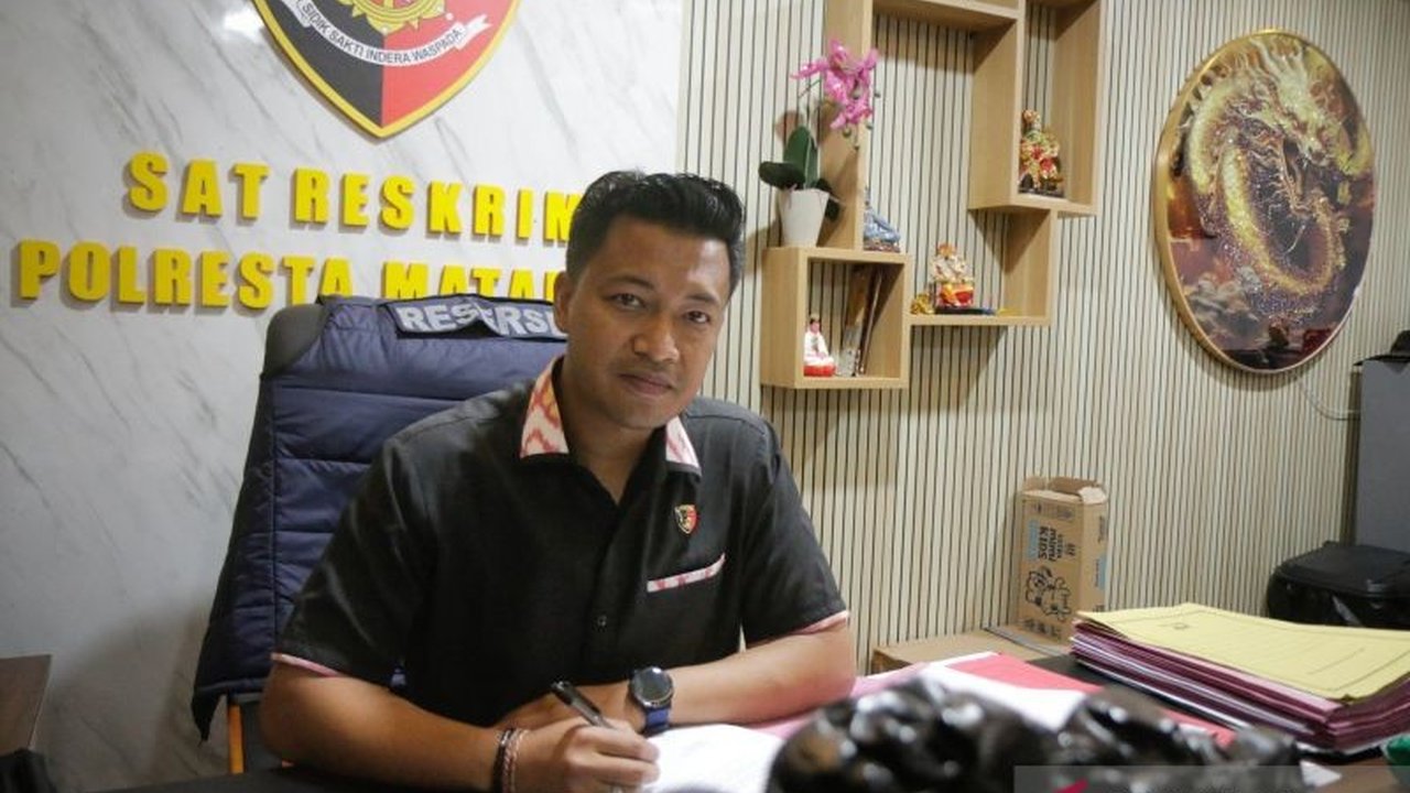 Polresta Mataram intensifkan penyelidikan kasus kematian mahasiswi NDR di indekosnya, memeriksa 12 saksi dan mengerahkan anjing pelacak. Apa penyebab Kematian Mahasiswi Mataram ini?