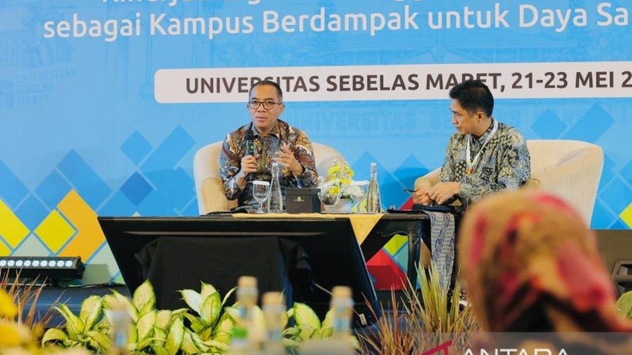 Menteri Pendidikan Tinggi, Sains, dan Teknologi (Mendiktisaintek) Brian Yuliarto mendesak perguruan tinggi negeri (PTN) untuk fokus pada peningkatan kualitas riset PTN, menjadikannya fondasi penting bagi pembangunan dan transformasi ekonomi nasional.