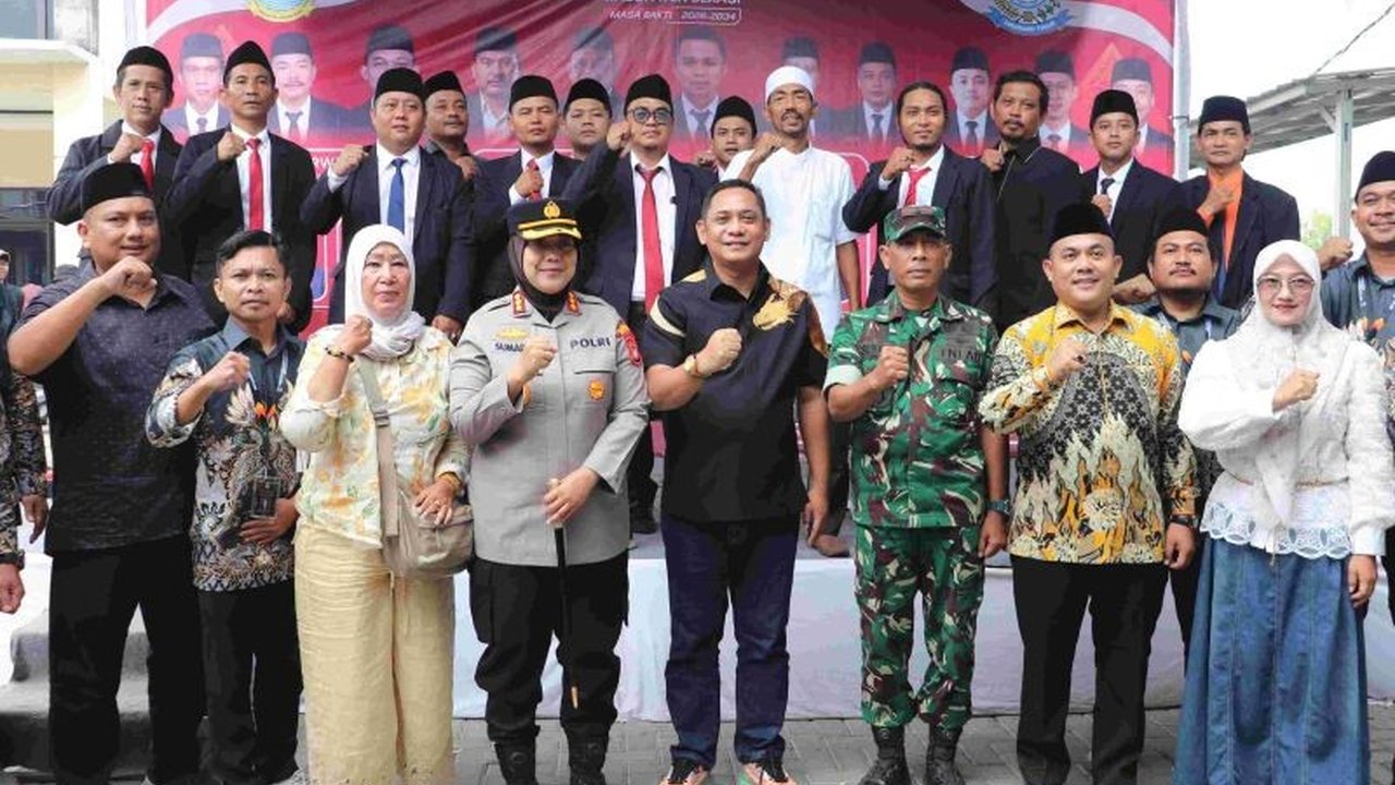 Ratusan desa di Kabupaten Bekasi serentak menggelar Pemilihan BPD untuk masa bakti 2026-2034. Plt Bupati Bekasi tinjau langsung proses demokrasi di tingkat desa ini, menegaskan pentingnya peran BPD.