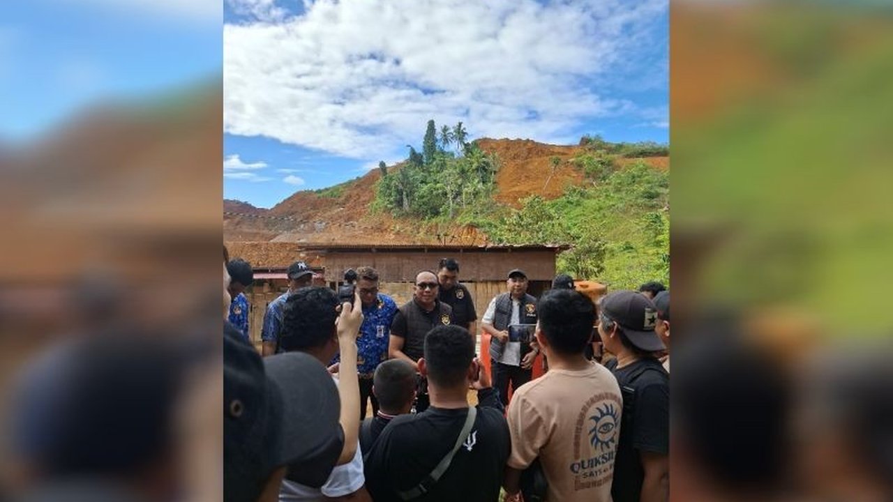 Kantor Imigrasi Tahuna bersama aparat gabungan intensifkan Pengawasan WNA Tambang Sangihe di areal Bowone, memastikan seluruh pekerja adalah WNI dan operasional berjalan sesuai ketentuan yang berlaku.