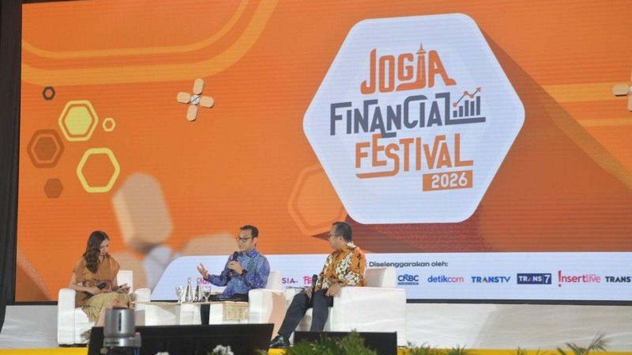 Wakil Menteri Komunikasi dan Digital Nezar Patria menegaskan bahwa regulasi AI tidak dapat dibuat secara reaksioner mengingat pesatnya perkembangan teknologi, mendorong pemerintah untuk menyusun peta jalan nasional dan etika penggunaan.