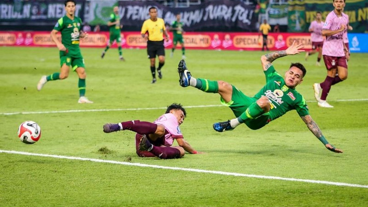 Pelatih Persik Kediri, Marcos Reina Torres, mengakui timnya tampil sangat buruk usai Persik kalah telak lima gol tanpa balas dari Persebaya di laga terakhir Super League. Hasil ini membuat Persik Kalah Persebaya menjadi sorotan utama.