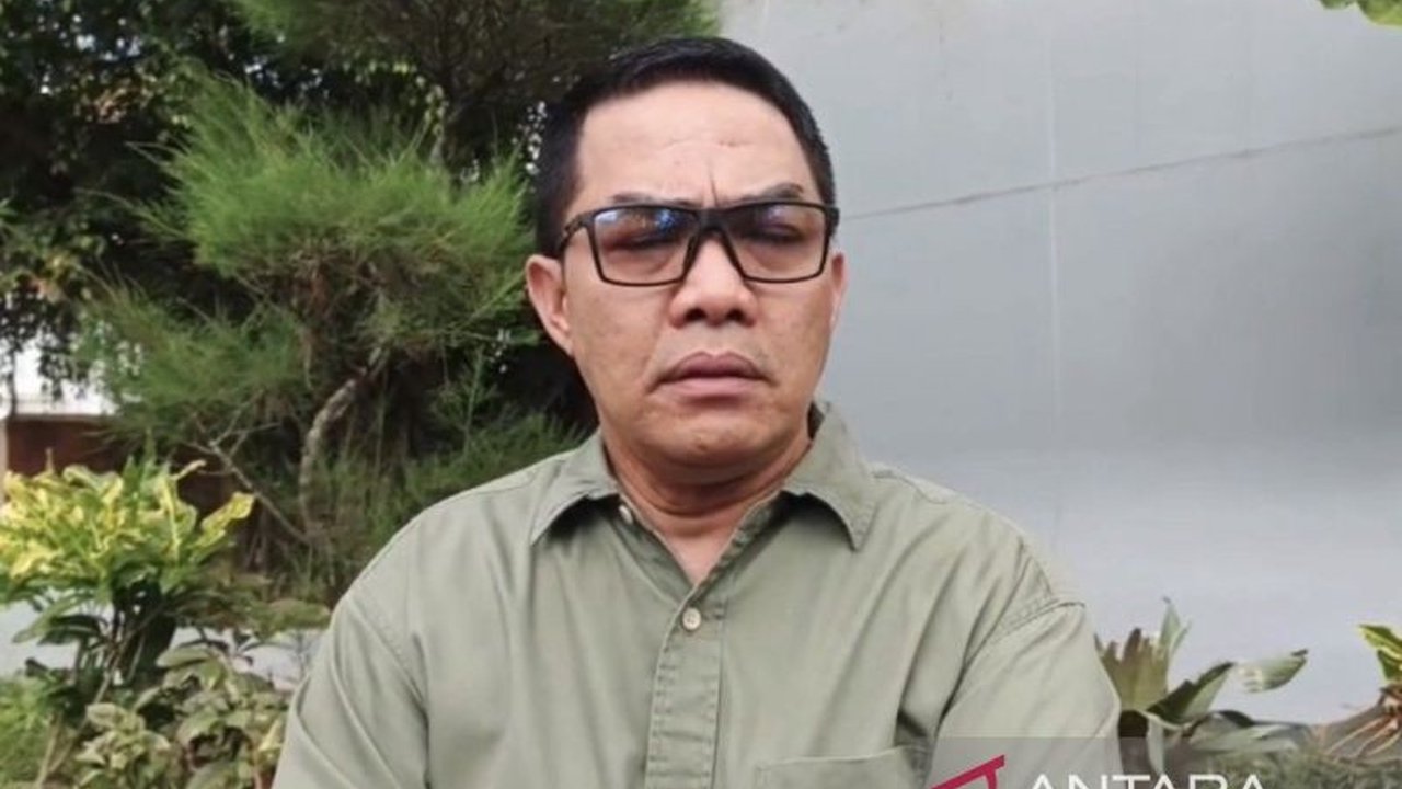 Wali Kota Samarinda, Andi Harun, membantah keras tudingan terlibat dalam demo terhadap Gubernur Kaltim. Ia menduga ada upaya politisasi dan adu domba di balik isu ini, menolak politisasi aspirasi masyarakat.