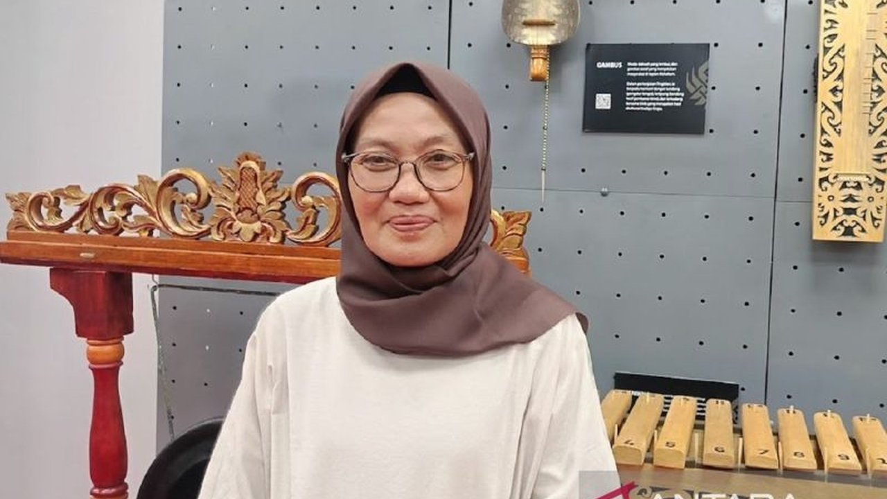 Upaya pelestarian Seni Kutai Tarsul, nyanyian tradisional Kutai, masih terfokus pada perlindungan dan belum menyentuh fase pengembangan, memicu kekhawatiran akan masa depannya.