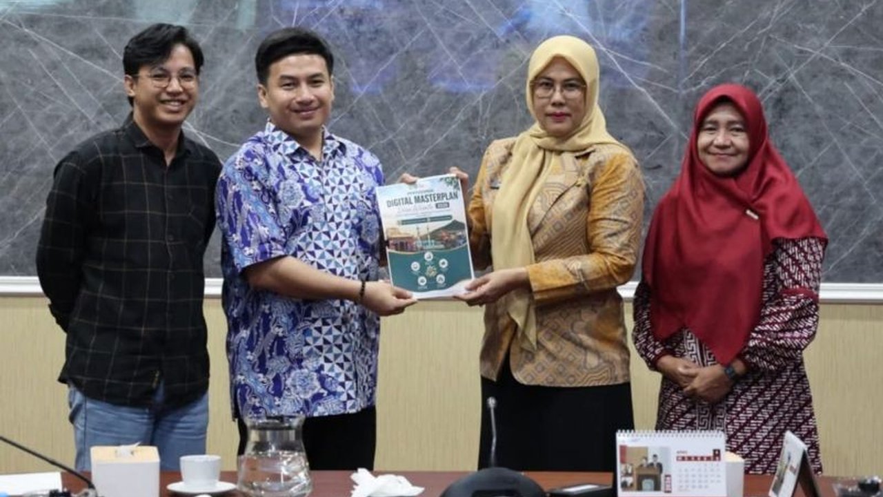 Pemerintah Kota Singkawang serius menggarap potensi pariwisata dengan memperkuat promosi wisata digital. Langkah ini diharapkan mampu menarik wisatawan dan menggerakkan ekonomi lokal.