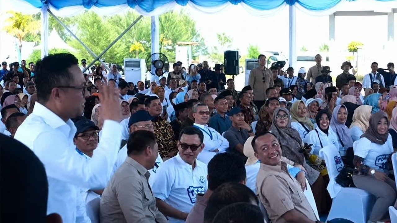 Presiden Prabowo memperkenalkan Danantara, Badan Pengelola Investasi Daya Anagata Nusantara, dan COO Dony Oskaria, sebagai dana kedaulatan untuk mengelola kekayaan bangsa.