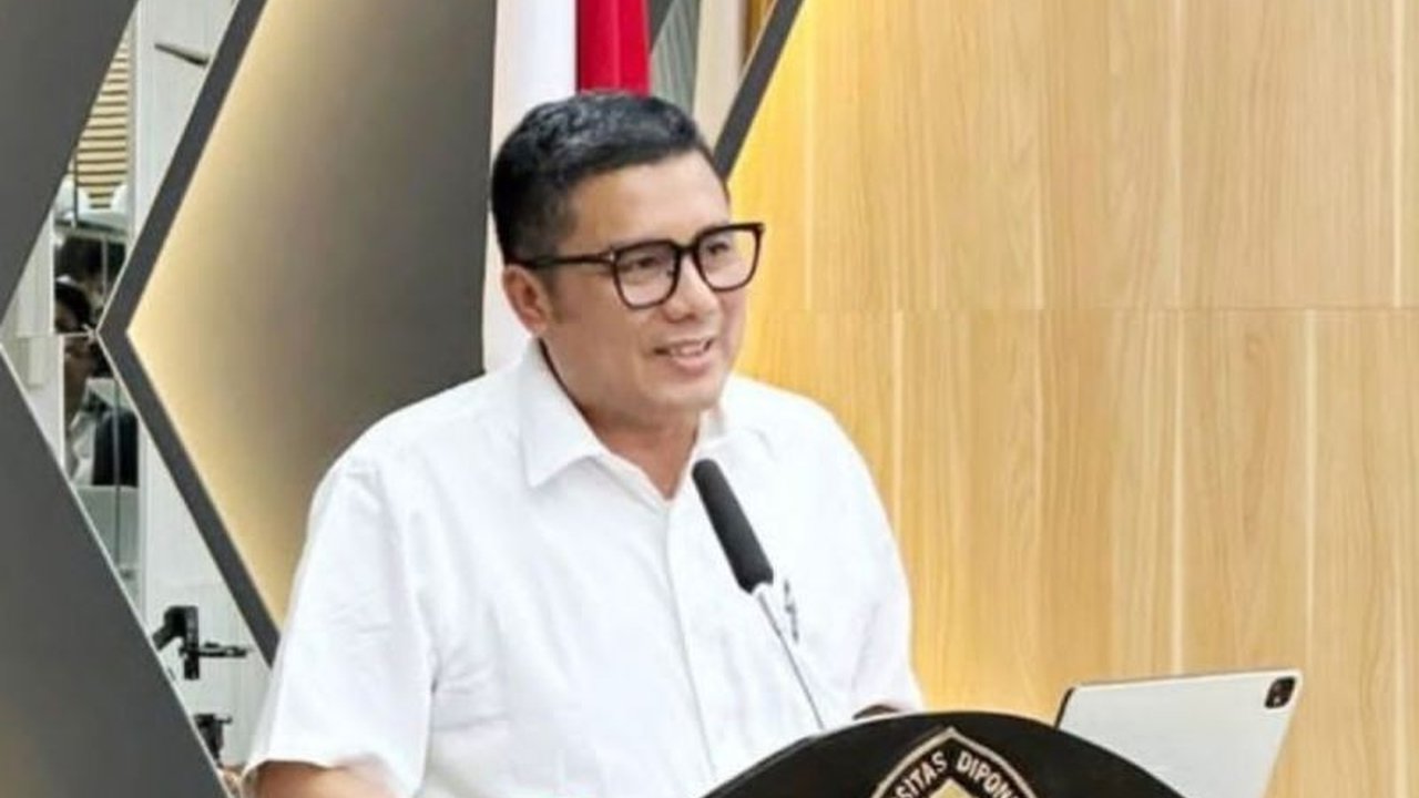Wakil Ketua DPRD Jawa Tengah Mohammad Saleh menyoroti pentingnya pembaruan pendekatan teoritis dalam memahami dinamika politik kontemporer, terutama di era digital, untuk membaca perilaku pemilih dan strategi kampanye.