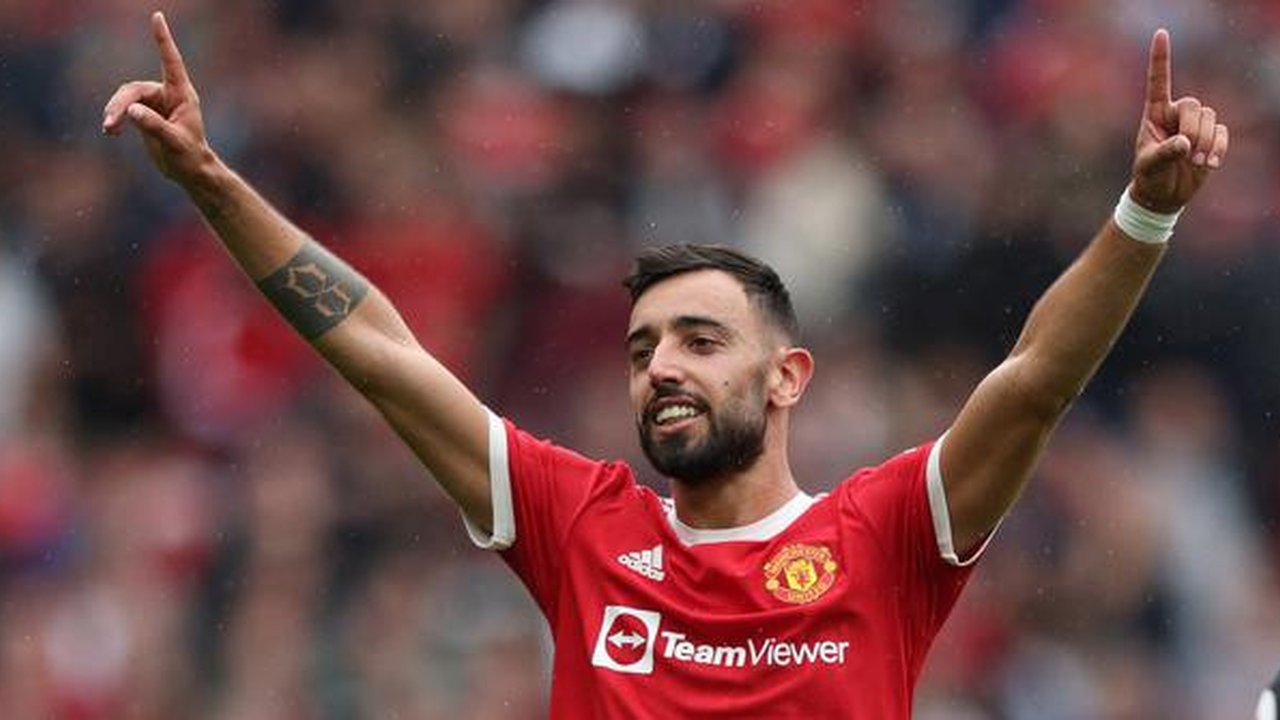 Bruno Fernandes saat ini menjadi pemain vital di skuat Manchester United. Didatangkan dari Sporting CP pada transfer musim dingin 2020, Setan Merah harus merogoh kocek sebesar 63 juta euro. S