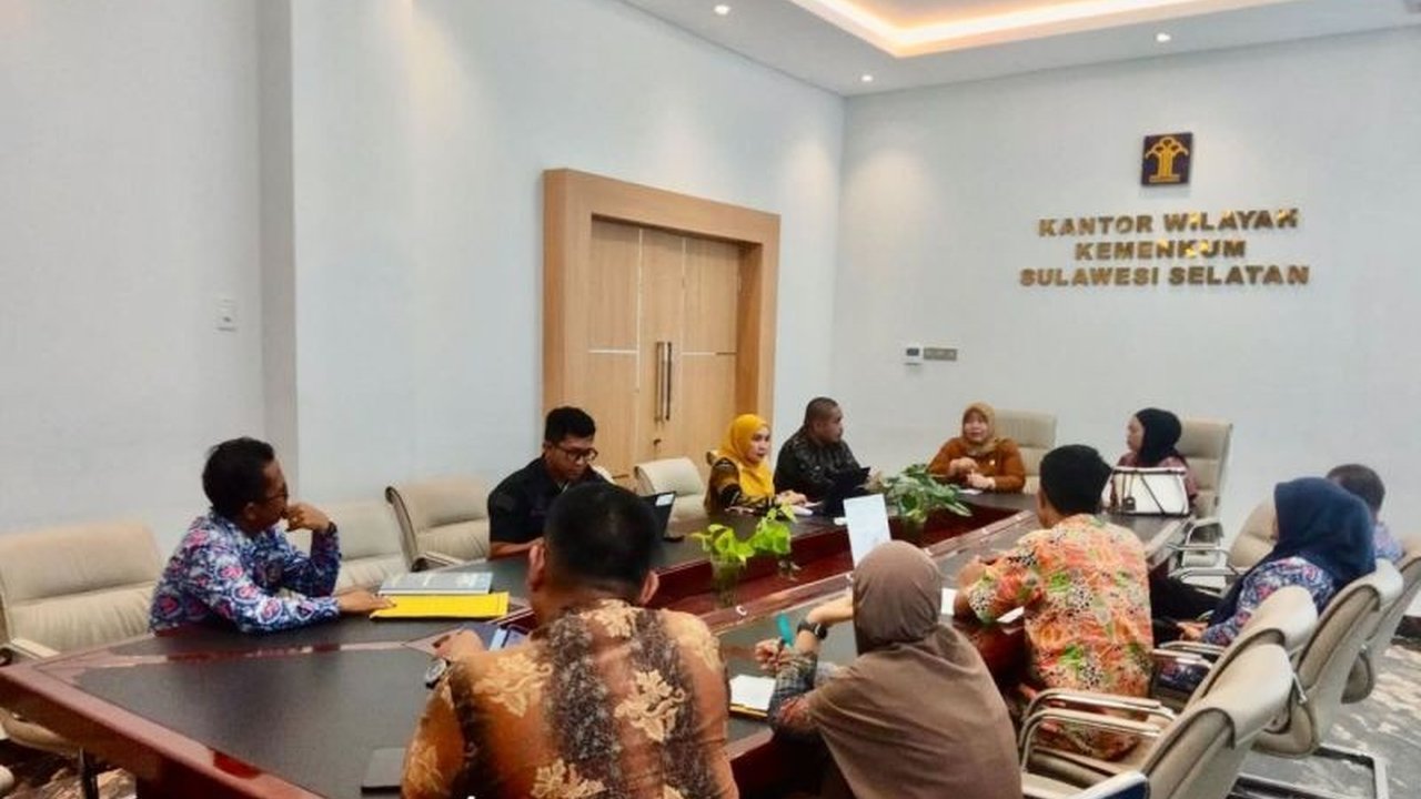 Pemerintah Kabupaten Bulukumba mengambil langkah strategis untuk memperkuat pembangunan kependudukan dengan harmonisasi rancangan peraturan bupati (Ranperbup) guna mendukung pembangunan daerah berkelanjutan.