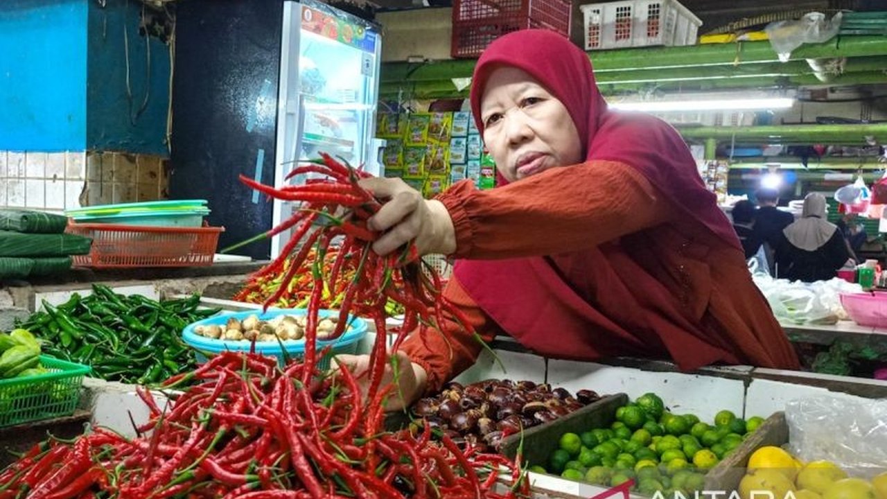 Menjelang Idul Adha, Pemprov DKI Jakarta mengimbau masyarakat untuk tidak melakukan panic buying di tengah kenaikan harga pangan, sekaligus menjamin ketersediaan pasokan dan stabilitas harga.