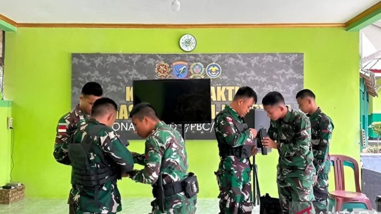 Satgas Pamtas RI-Malaysia Yonarhanud 1/PBC/1 Kostrad meningkatkan Pengawasan Udara Perbatasan Kalimantan Barat melalui pelatihan intensif anti-drone, guna mengantisipasi ancaman teknologi dan aktivitas ilegal di wilayah rawan.