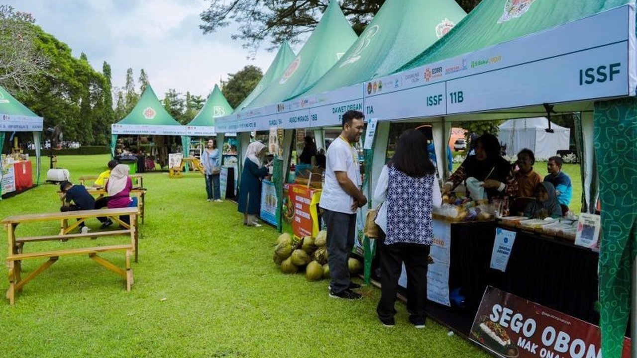 Kemenko PMK hadirkan Pasar Penyintas sebagai wujud nyata pemulihan ekonomi korban Gempa Yogyakarta 2006. Simak bagaimana inisiatif ini menjadi monumen harapan dan kekuatan para penyintas.