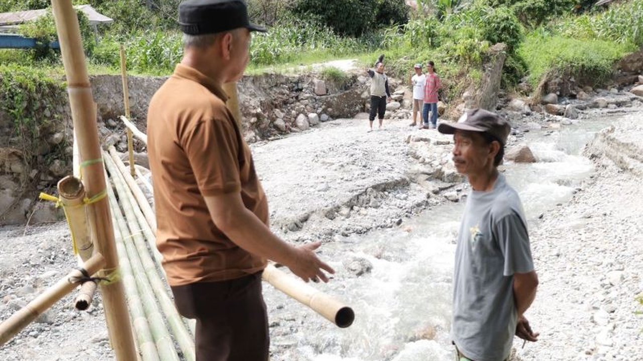 Pemerintah Kabupaten Sigi bergerak cepat melakukan normalisasi sungai di Desa Mataue demi menjamin keamanan warga dari ancaman banjir bandang yang kerap melanda.