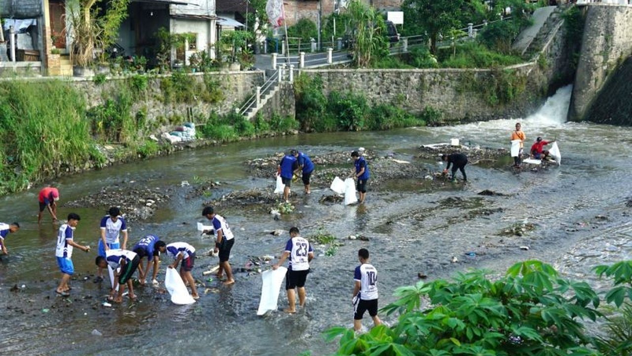 Wali Kota Yogyakarta Hasto Wardoyo memimpin upaya Pemkot Yogyakarta Olah Sampah dengan membersihkan sungai, tidak hanya untuk kebersihan fisik tetapi juga merekonstruksi perilaku masyarakat agar tidak membuang limbah ke sungai. Inisiatif ini bertujuan men