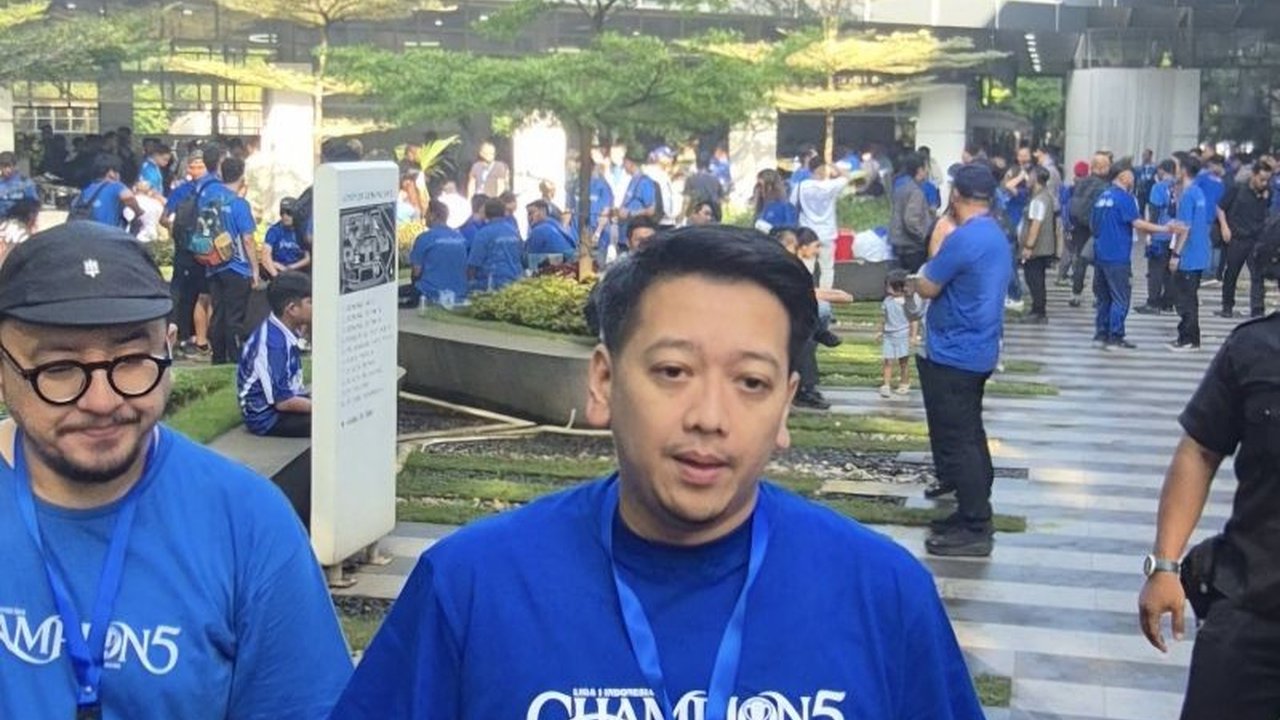 Manajemen Persib Bandung sampaikan apresiasi kepada tim rival atas kompetisi sehat yang bantu raih Persib Hattrick Juara Liga 2025/2026. Apa kunci sukses mereka?