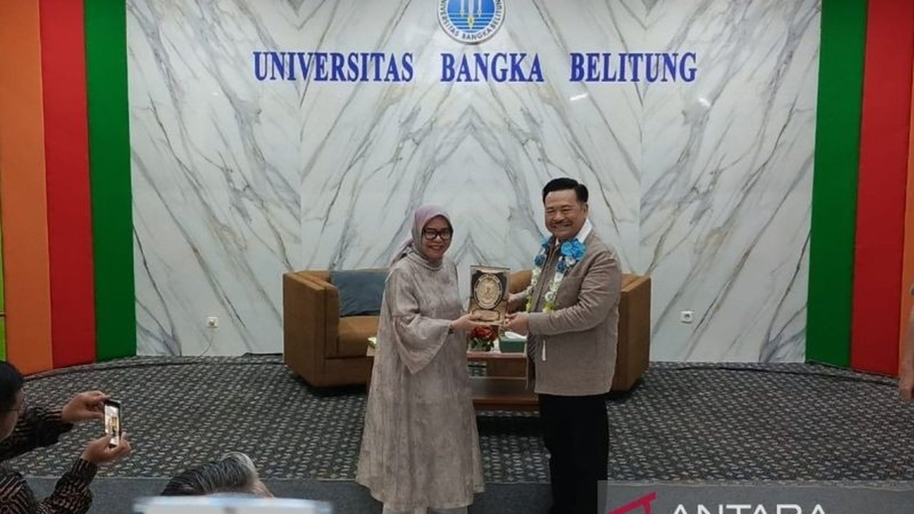 Otto Hasibuan menekankan pentingnya aktif dalam organisasi mahasiswa untuk membentuk manajemen waktu dan pola pikir, menjanjikan manfaat besar di masa depan bagi pengembangan diri dan kesuksesan.
