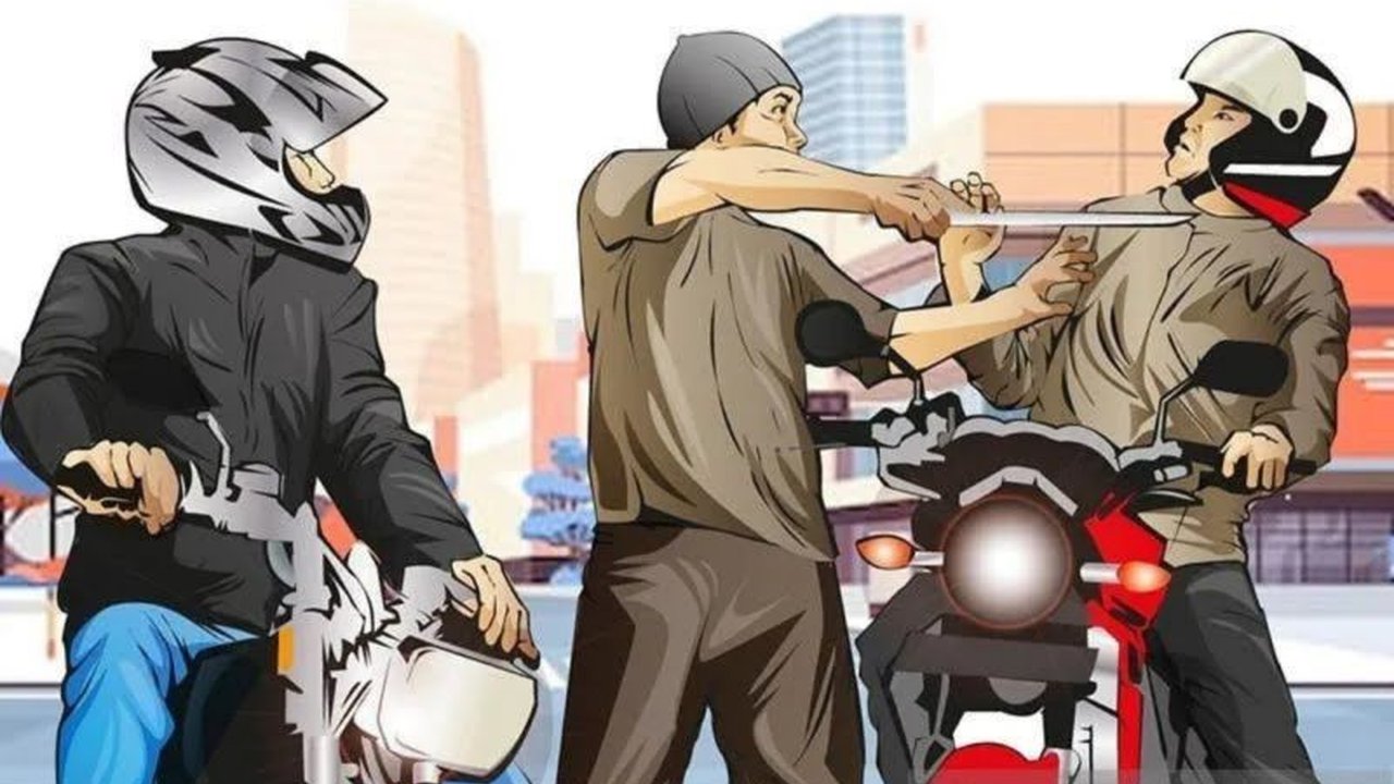 Polres Bantul gencar lakukan patroli skala besar pada Minggu dini hari, mempersempit ruang gerak pelaku kriminalitas jalanan di wilayah Bantul dan memberikan rasa aman bagi warga.