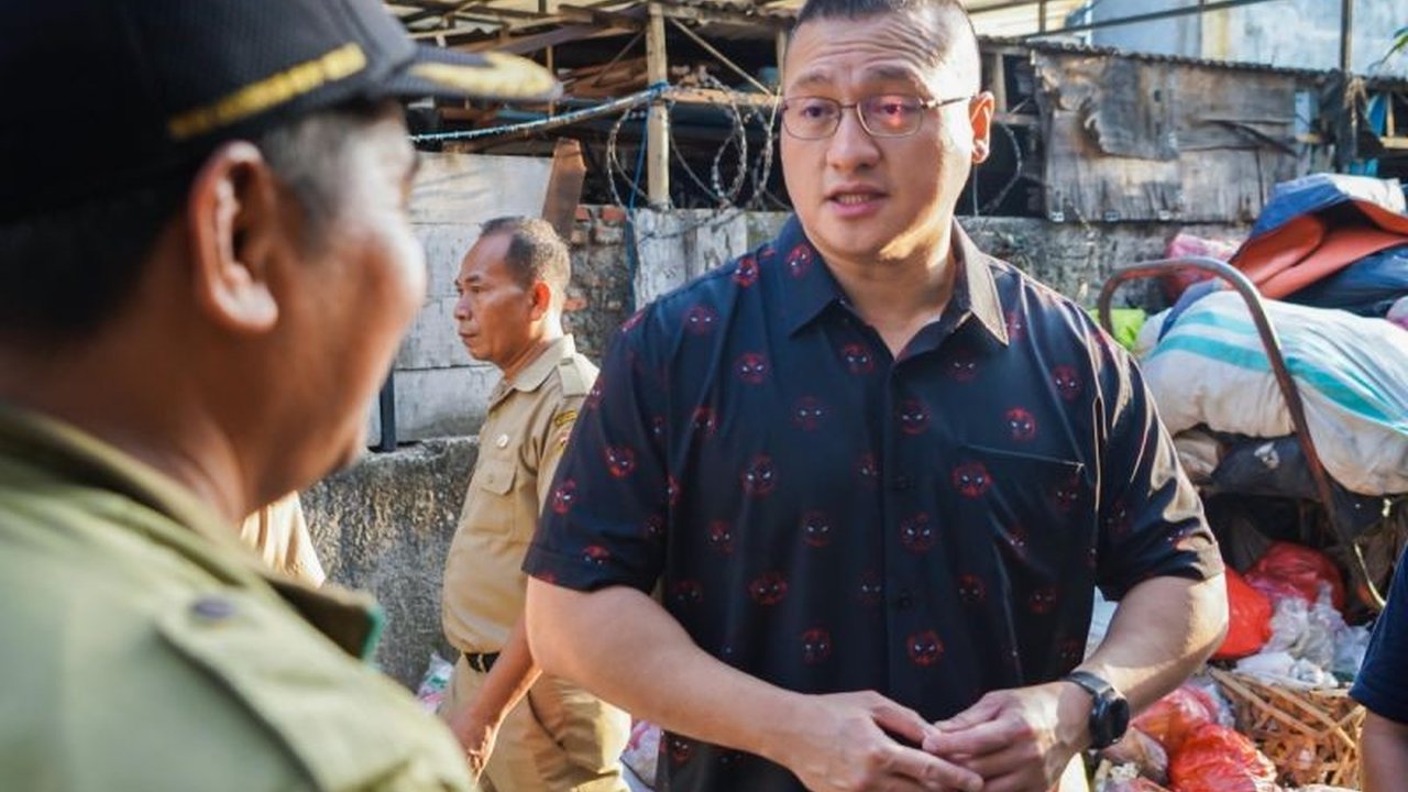 Anggota DPRD DKI Jakarta menyoroti pentingnya Kolaborasi Atasi Sampah DKI Jakarta secara menyeluruh, dari edukasi masyarakat hingga strategi jangka panjang, demi kemandirian pengelolaan sampah dan menghindari krisis serupa masa lalu.