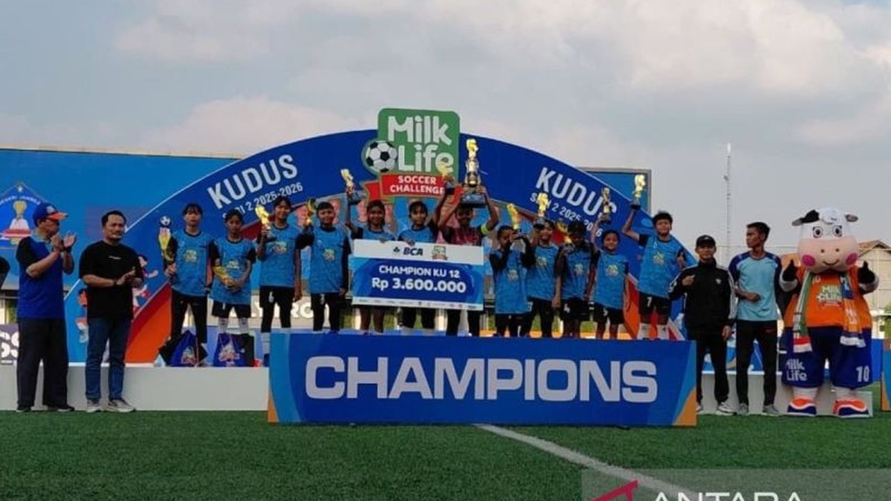 SDN Jambean 02 Pati ukir sejarah dengan menjadi juara perdana Turnamen Sepak Bola Putri U-12 di Kudus, menyingkirkan dominasi tim Jepara. Kemenangan ini bukti pembinaan usia dini yang sukses.