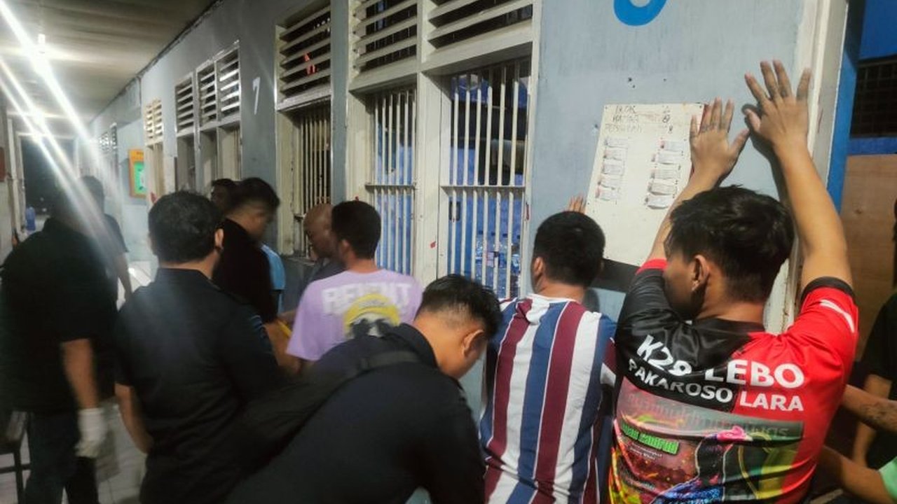 Kantor Wilayah Direktorat Jenderal Pemasyarakatan Sulawesi Tengah bersama Polres Parigi Moutong menggelar razia Lapas Parigi untuk memberantas peredaran handphone, pungutan liar, dan narkoba (Halinar), demi menciptakan lingkungan lapas yang bersih dan ama