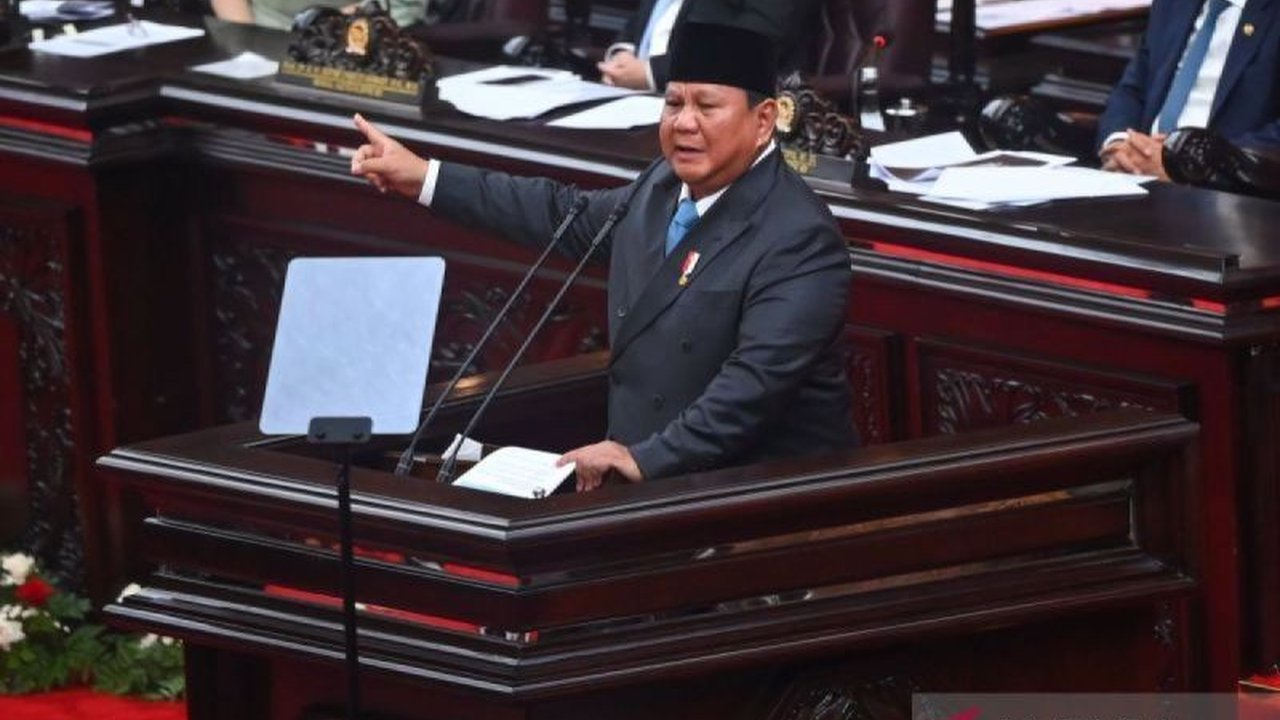 Liga Mahasiswa Nasional untuk Demokrasi (LMND) dukung penegasan Presiden Prabowo Subianto soal Pasal 33 UUD 1945. Ini momentum wujudkan ekonomi berdikari dan kedaulatan nasional yang berpihak pada rakyat.