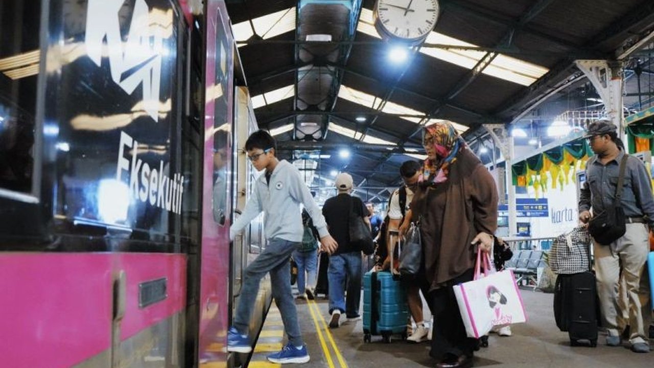 KAI Daop 6 Yogyakarta mencatat tren positif dalam tingkat **kepuasan pelanggan KAI Daop 6 Yogyakarta** secara konsisten dari 2022-2025, menunjukkan peningkatan kualitas layanan yang signifikan. Simak detail peningkatannya dan komitmen berkelanjutan.