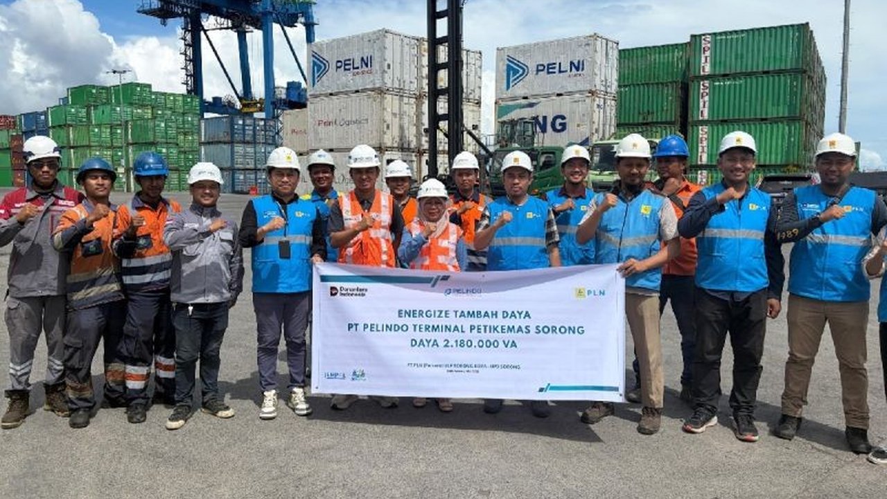 PT PLN Unit Induk Wilayah Papua dan Papua Barat meningkatkan kapasitas listrik sebesar 2,18 MVA untuk mendukung operasional Pelindo Terminal Petikemas Sorong, memastikan logistik lebih efisien dan ramah lingkungan di Papua Barat Daya.