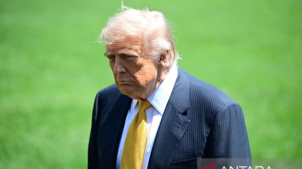 Presiden AS Donald Trump menegaskan kelanjutan Blokade Laut Iran AS terhadap pelabuhan-pelabuhan Iran, menanti kesepakatan damai yang komprehensif. Apa dampaknya bagi stabilitas regional?