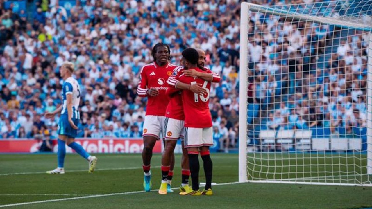 Manchester United berhasil meraih kemenangan meyakinkan 3-0 atas Brighton & Hove Albion di laga terakhir Liga Inggris 2025/26, memastikan posisi ketiga dan tiket Liga Champions musim depan.