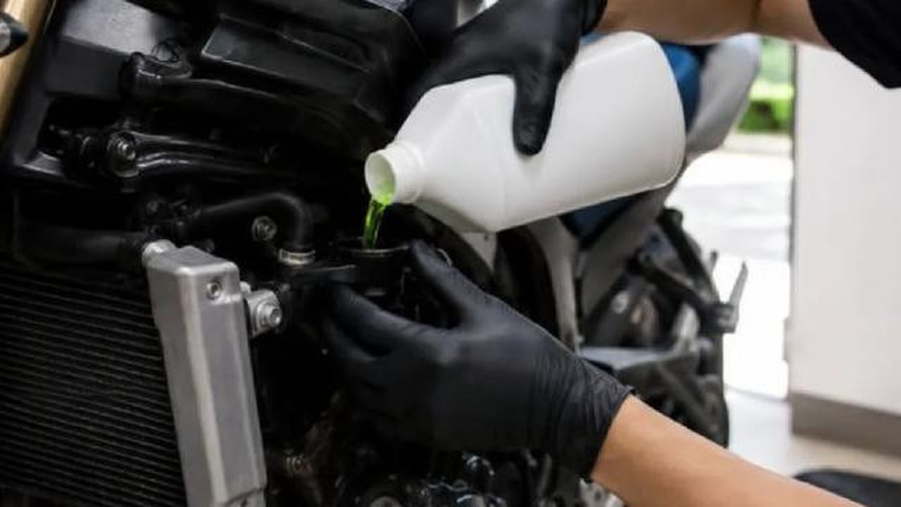 Ini Waktu yang Tepat untuk Ganti Air Radiator Sepda Motor (Suzuki)