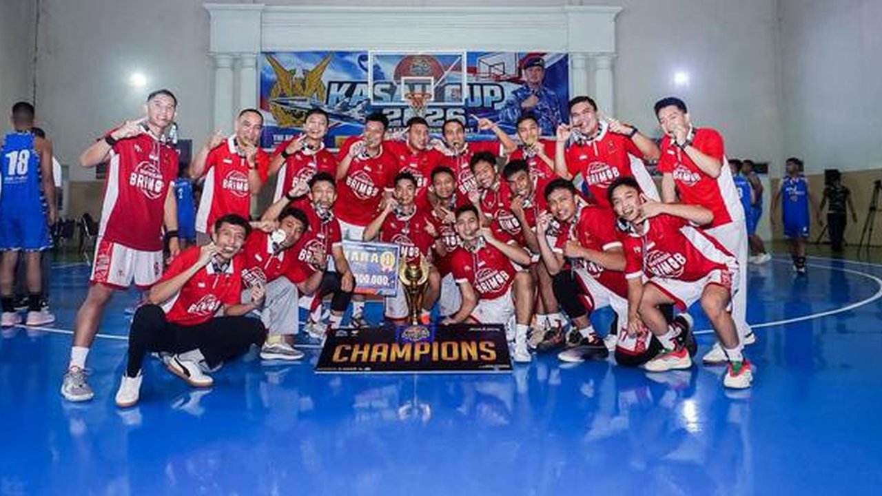 Tim Basket Bhayangkara Brimob meraih juara pada ajang KASAU Cup 2026 Basketball Tournament kategori antar kementerian dan lembaga. (Polri)