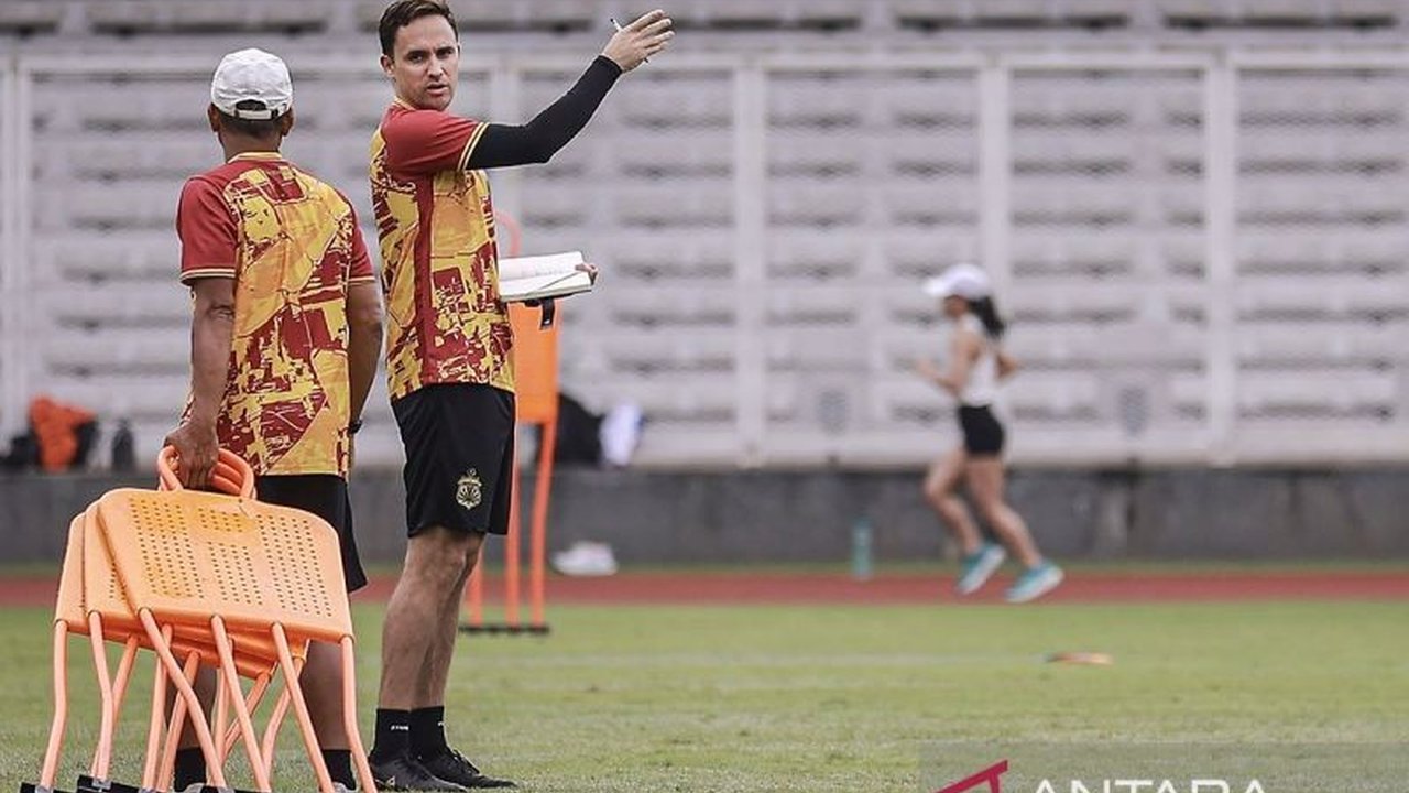 Pelatih Paul Munster mengonfirmasi komitmennya untuk terus menukangi Bhayangkara FC di Super League musim 2026/2027, menargetkan posisi lebih tinggi.