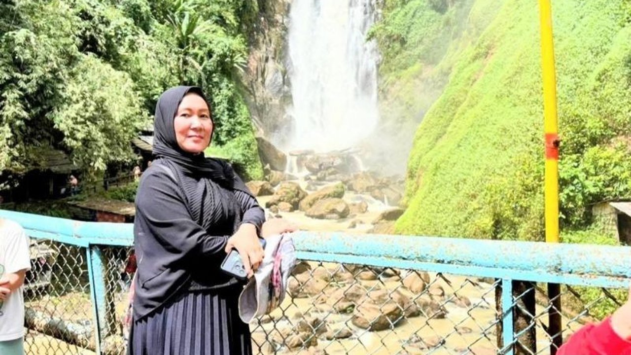 Air Terjun Bedegung di Muara Enim menjadi primadona libur Idul Adha 1447 Hijriah, menarik ribuan wisatawan dengan pesona alam dan beragam aktivitas seru.