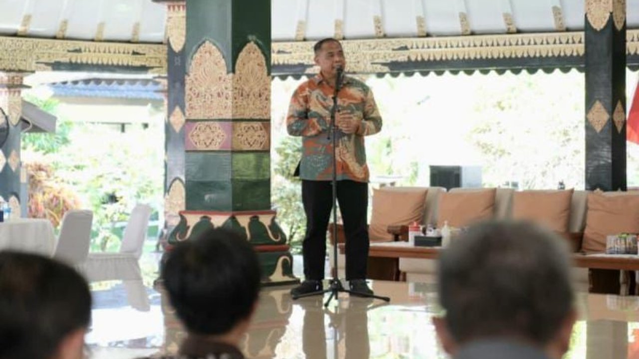 Pemerintah Kabupaten Sleman mencatat peningkatan signifikan pada Indeks Reformasi Birokrasi Sleman dengan skor 97,56, menempatkannya di posisi kedua DIY. Capaian ini dorong tata kelola pemerintahan digital dan ASN berintegritas.
