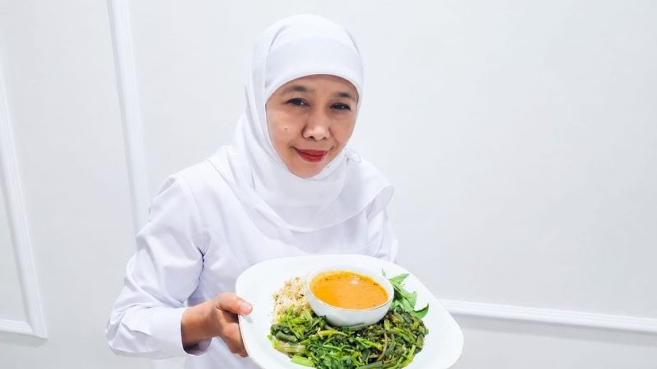Pecel Jatim berhasil menempati peringkat ketujuh dalam daftar 100 Salad Terbaik di Dunia 2026 versi TasteAtlas. Gubernur Khofifah Indar Parawansa menyatakan kebanggaannya atas pengakuan internasional terhadap kuliner khas Jawa Timur ini, sekaligus menegas
