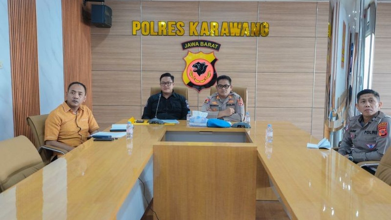 Polres Karawang terus berupaya mencegah pungutan liar (pungli) dan praktik percaloan dalam pelayanan penerbitan SIM di Satpas, memastikan proses yang transparan dan humanis bagi masyarakat.