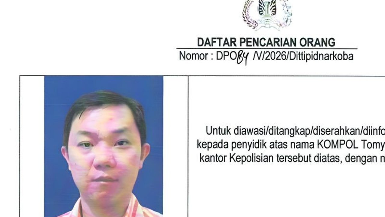 Direktorat Tindak Pidana Narkoba Bareskrim Polri memburu Eddy alias Awie, pemilik tempat hiburan malam New Zone Medan, yang kini masuk daftar DPO terkait kasus peredaran narkoba. Penasaran dengan peran Eddy dalam jaringan ini?