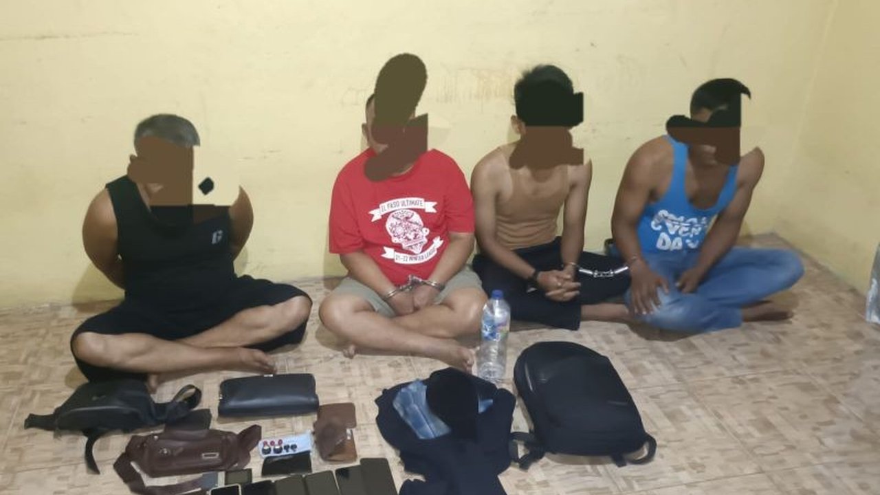 Seorang ASN di Siak menjadi korban penipuan batu delima bertuah hingga rugi ratusan juta rupiah. Sindikat empat pelaku berhasil ditangkap, mengungkap modus licik yang memperdaya korban.