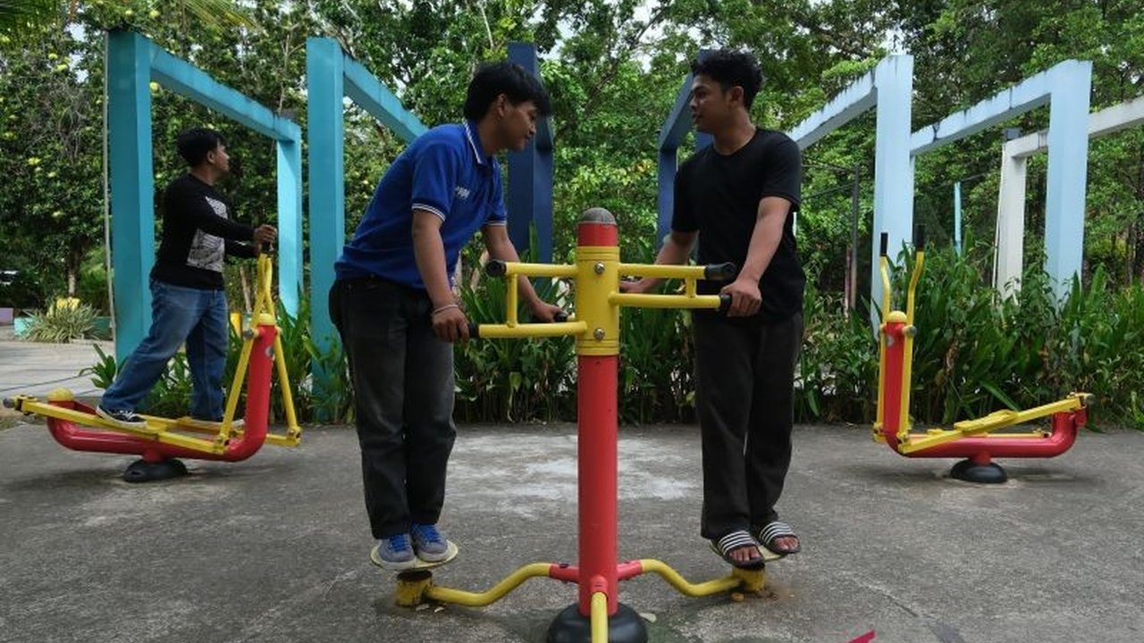 Perubahan hormon pria, seperti penurunan testosteron (andropause), dapat memengaruhi stamina dan energi, menyebabkan kelelahan kronis, penurunan massa otot. Pahami dampaknya dan cara mengatasinya.