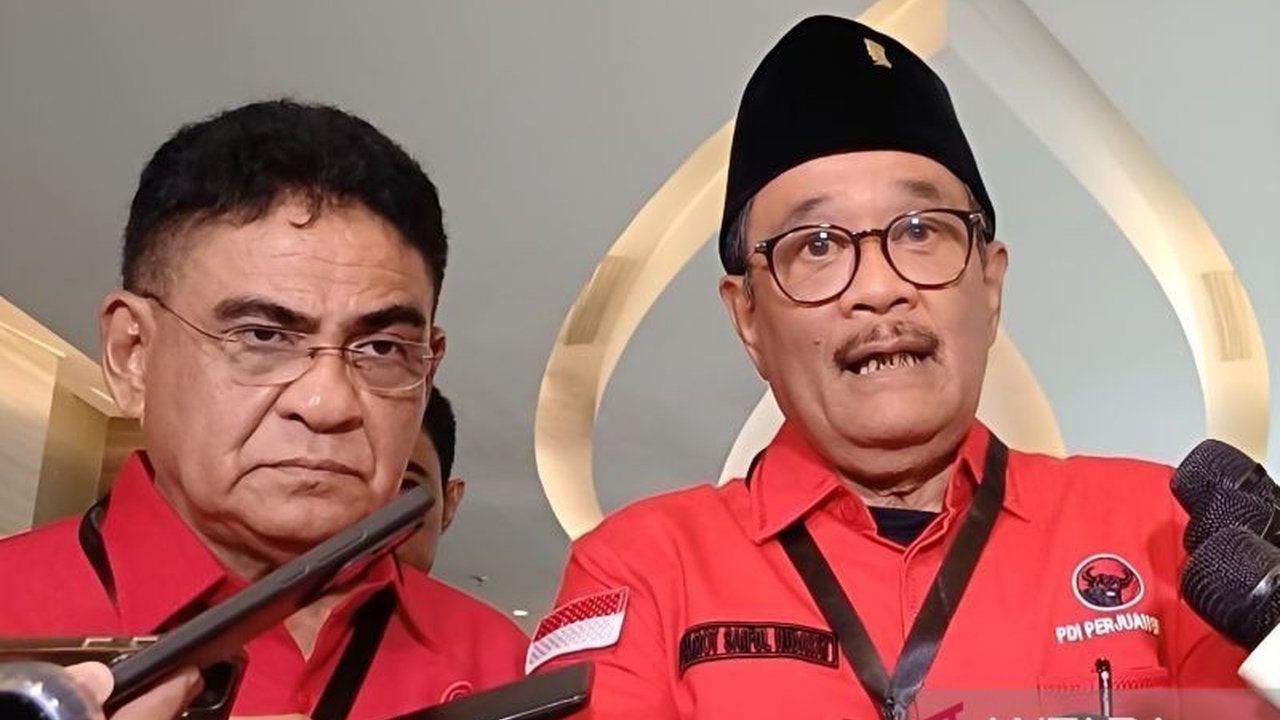 Ketua DPP PDIP Djarot Saiful Hidayat menegaskan soliditas PDIP semakin menguat, meskipun Presiden Jokowi berencana menemui kader PSI di berbagai daerah. Djarot juga berharap Jokowi memberikan klarifikasi terkait polemik ijazah.