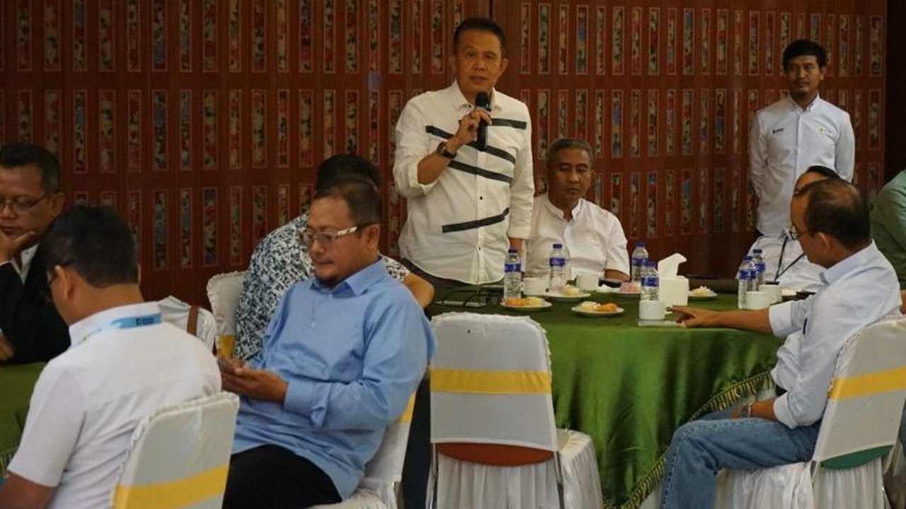 PLN Lampung Dukung Hunian Layak dengan menggandeng asosiasi perumahan untuk memastikan ketersediaan infrastruktur kelistrikan yang andal di kawasan perumahan baru, menjamin pasokan listrik optimal bagi masyarakat.