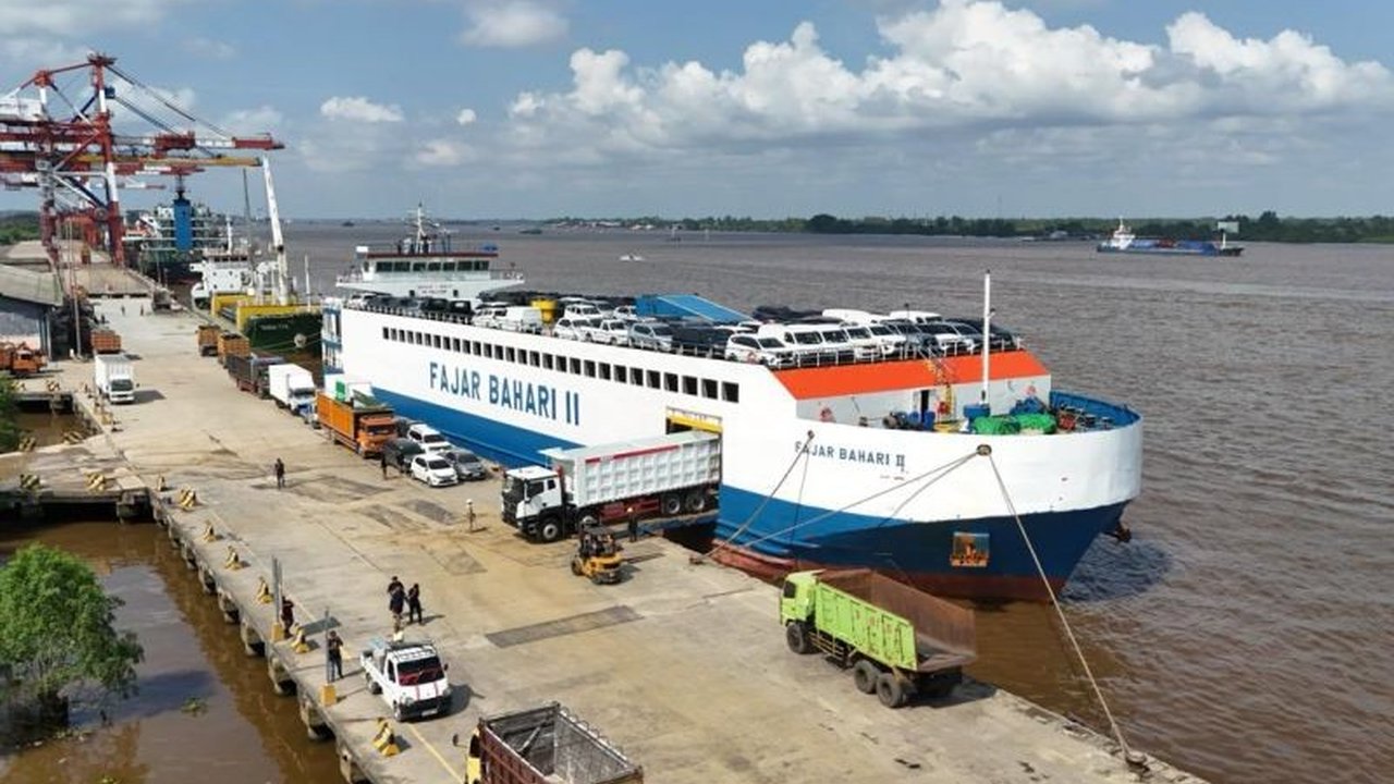 PT Indonesia Kendaraan Terminal Tbk (IPCC) mencatat pertumbuhan kinerja kargo signifikan sebesar 16,01% hingga April 2026, didorong ekspor otomotif dan antisipasi kendaraan listrik. Penasaran bagaimana IPCC mengelola lonjakan ini?