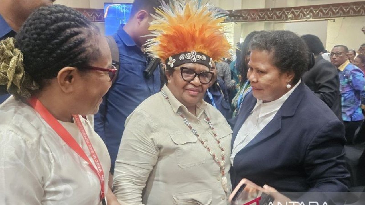 Wakil Menteri Dalam Negeri mengungkapkan banyak Orang Asli Papua (OAP) di daerah terpencil belum tercatat dalam sistem administrasi nasional, menyoroti urgensi pembaruan data kependudukan OAP Papua.