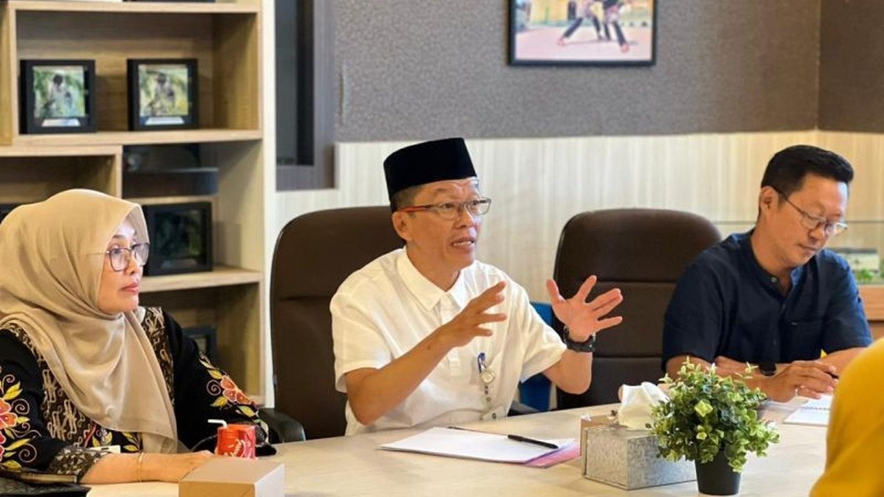 Pemprov Kepri berkolaborasi dengan TVRI menyelenggarakan nobar Piala Dunia 2026 di berbagai titik strategis, memadukan wisata untuk menarik wisatawan dan mendongkrak ekonomi lokal.